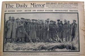 On January 8, 1915, the Daily Mirror published a group photo under the headline "An Historic Group." As the caption states, "Foes became friends on Christmas Day." (Courtesy raglinen.com)