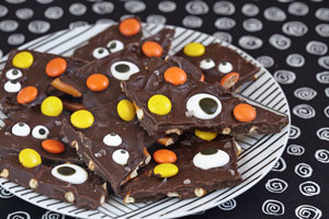 Halloween-Chocolate-Bark