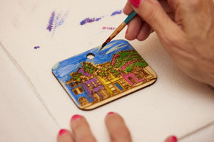 pour plate paint party